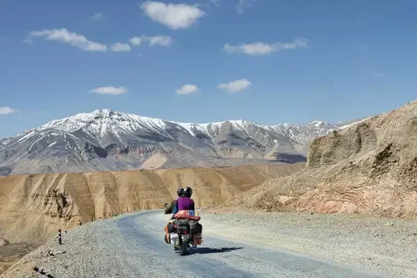 Private cab Kashmir tour for couples covering Pahalgam, Gulmarg, and Srinagar